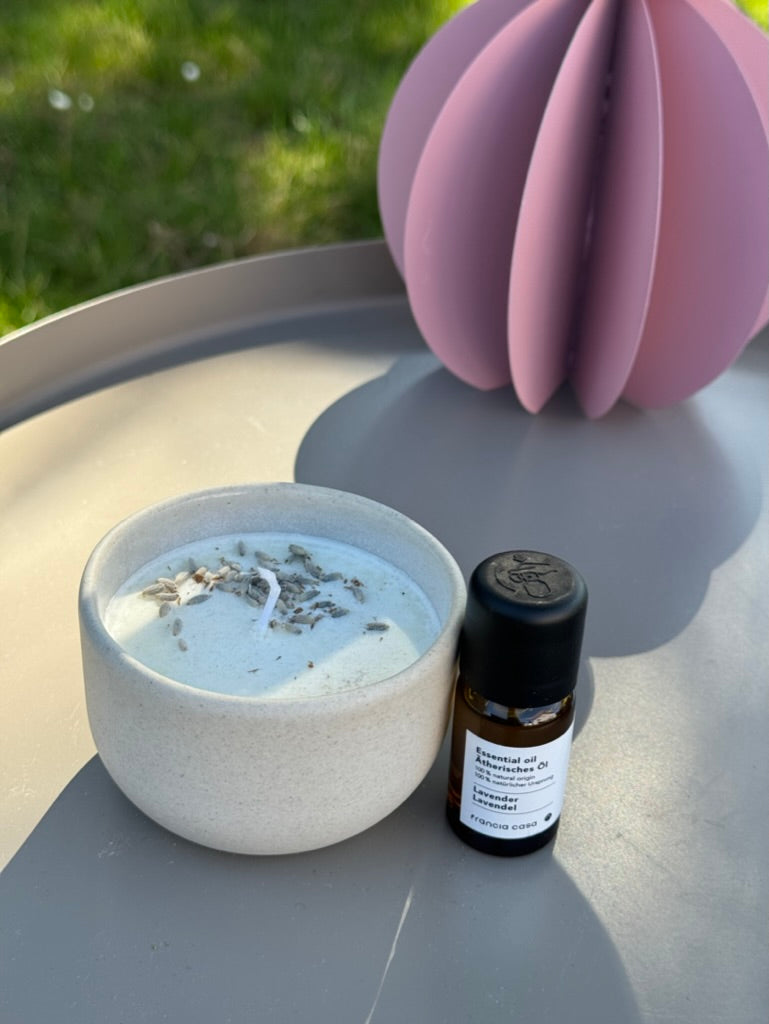 Lavendel natürliches ätherisches Öl